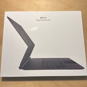 Apple Magic keyboard for iPad Pro 12.9-inch (5th Generation)